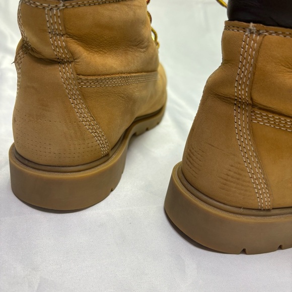 Timberland Womens 9 Classic Premium Waterproof Leather Boots Wheat Nubuck 6 Inch - Picture 5 of 10